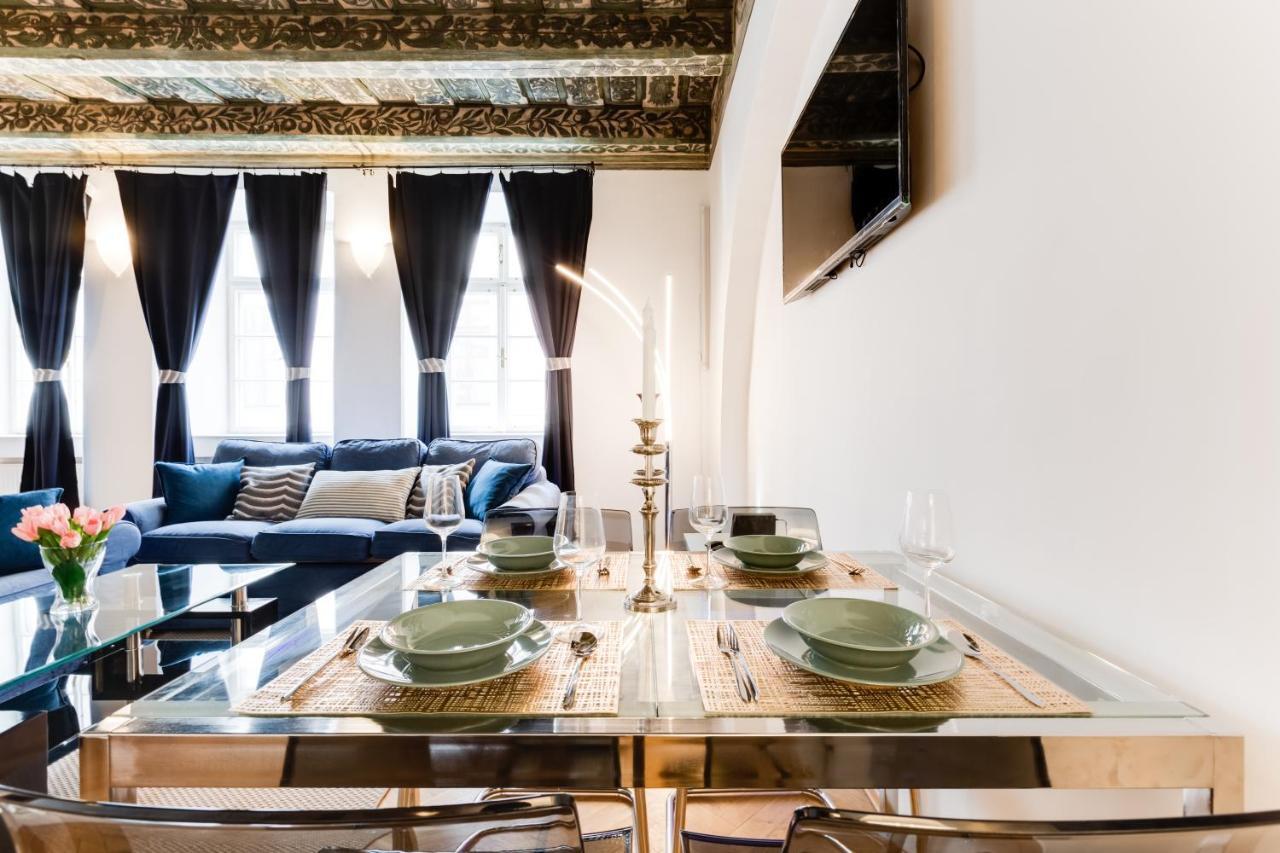 Charles Bridge Royal Apartments - Castle District Prague Exterior photo